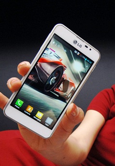  LG Optimus F5   4G/LTE-  4,3- 