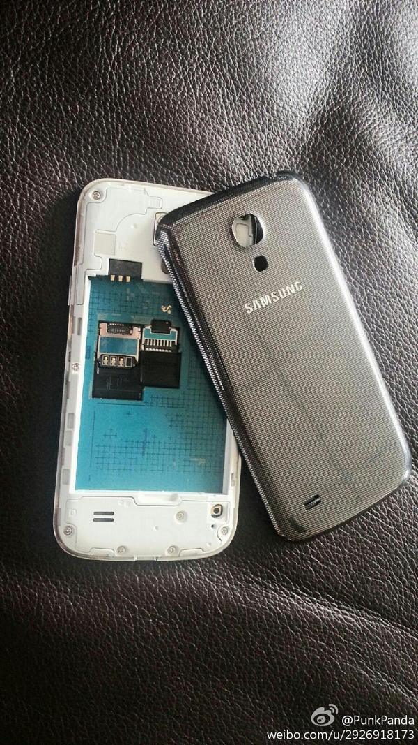  4  Samsung Galaxy S4 Mini -    