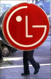 LG   