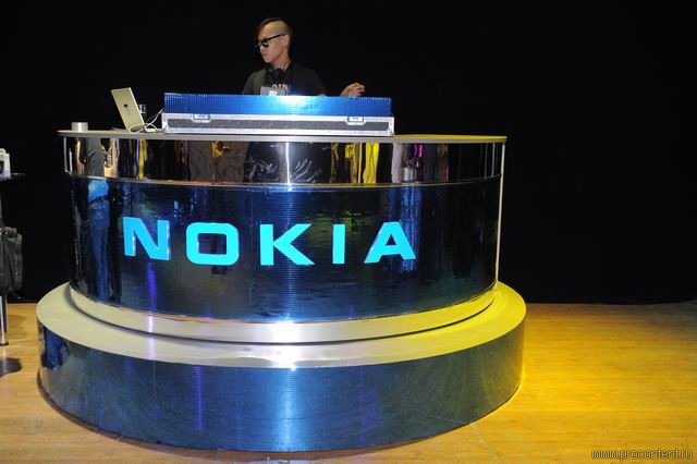  124  :   Nokia Supernova
