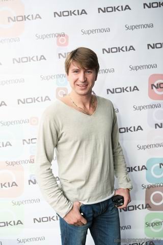  195  :   Nokia Supernova